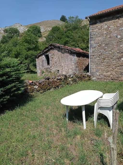 Amplia Y Comoda Casa De Piedra Con Porche Y Jardin San Roque de Ríomiera Kültér fotó